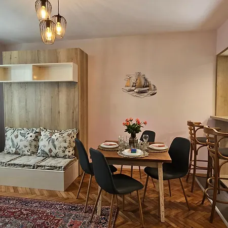Luga Apartment *
