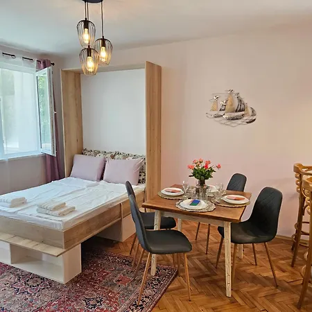 Luga Apartment *